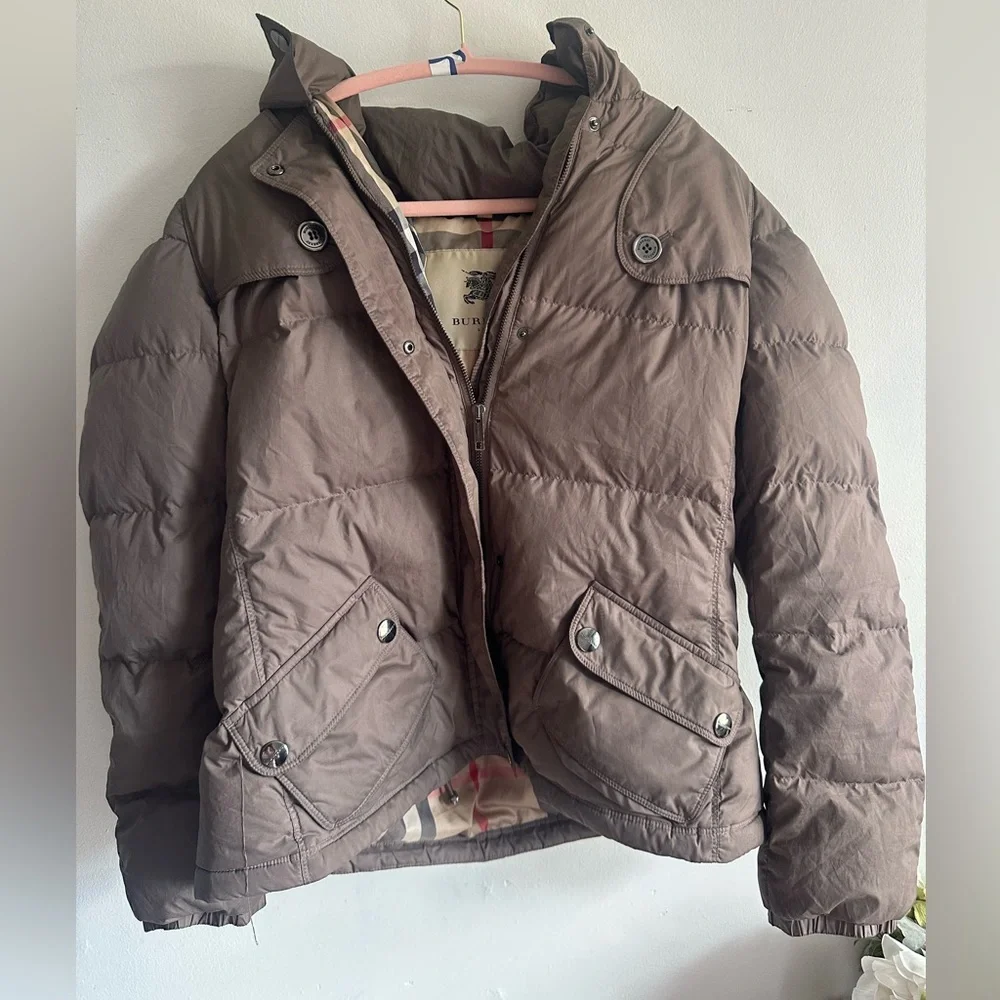 Burberry women’s puffer jacket size M - Picture 1 of 9